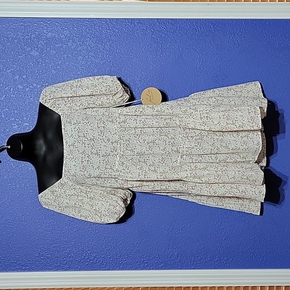 140. NWT Feel In dress